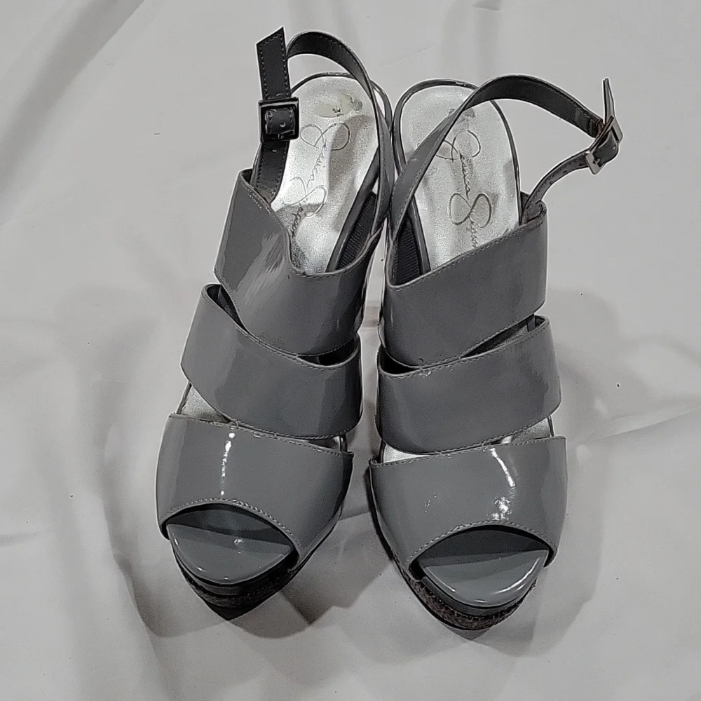 Heels - Picture 1 of 2